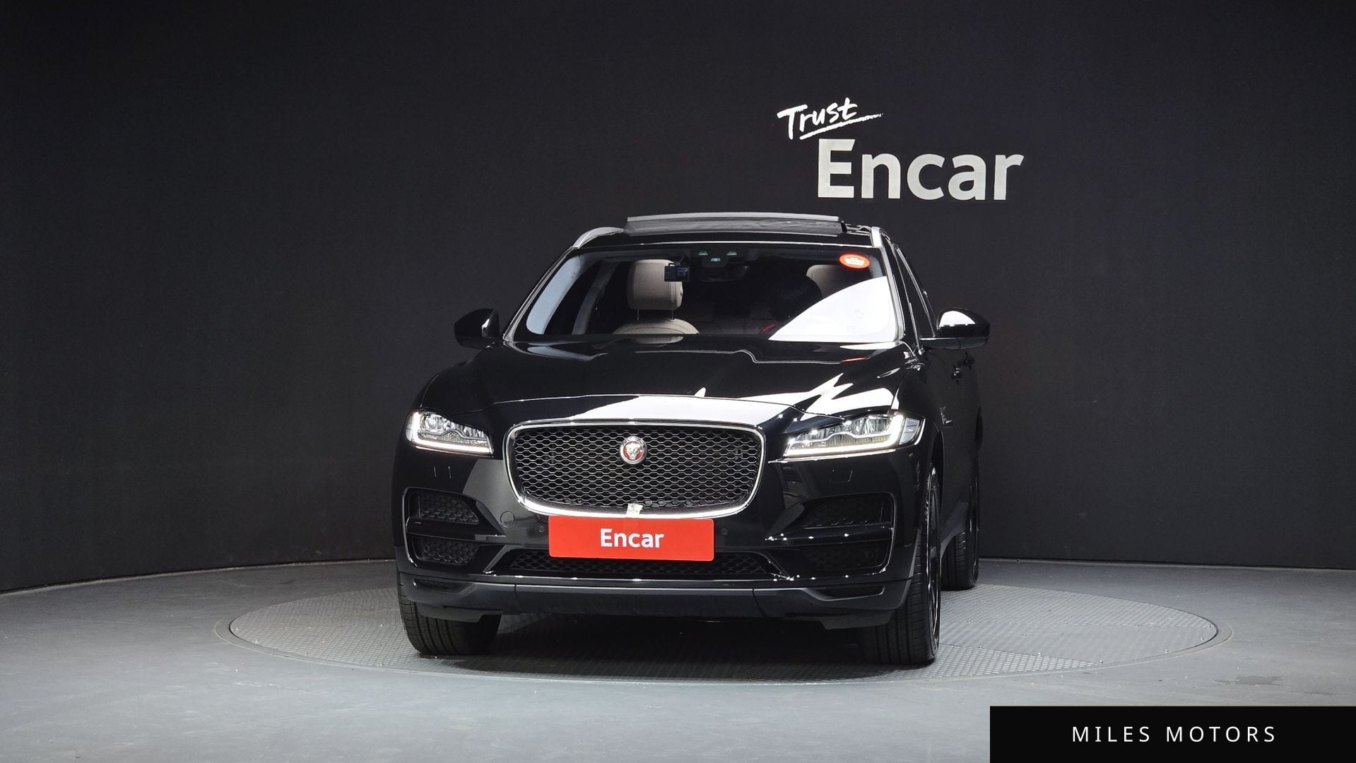 Jaguar F-PACE 2019 — миниатюра 3