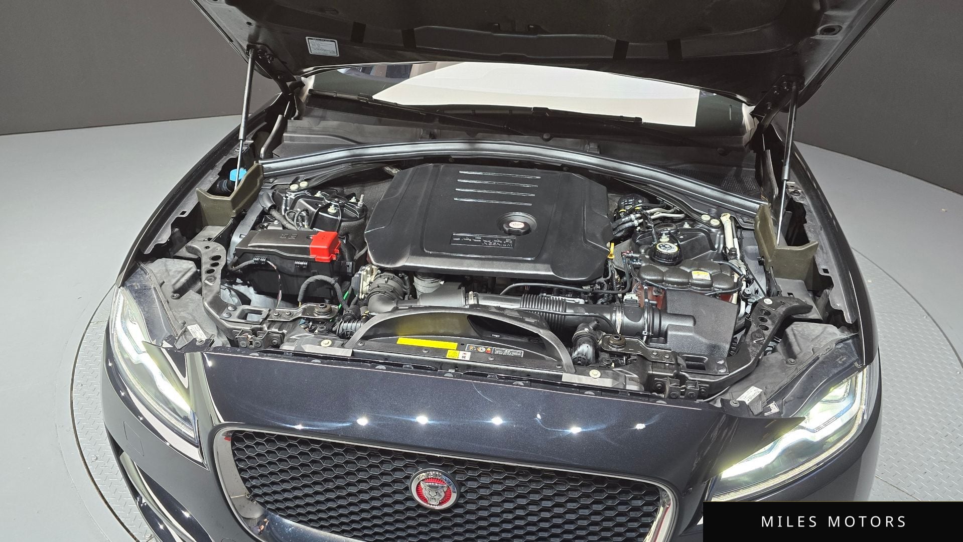 Jaguar F-PACE 2019 — миниатюра 6