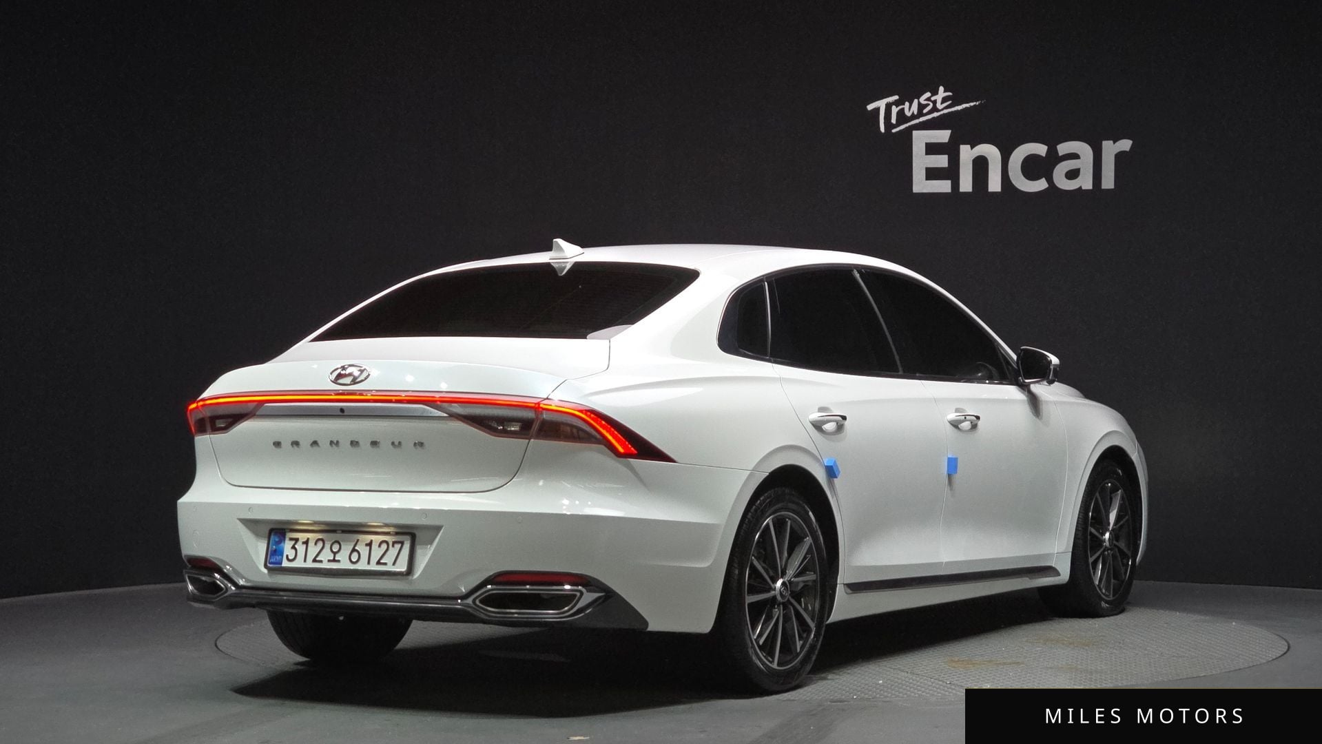 Hyundai Grandeur 2022 — миниатюра 2