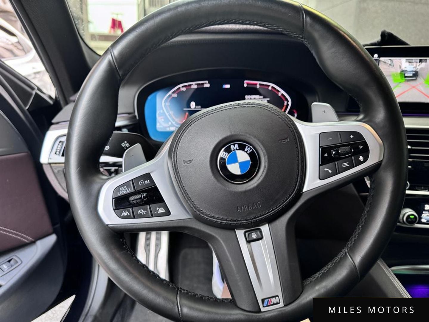 BMW 5 Series (G30) 2020 — миниатюра 11