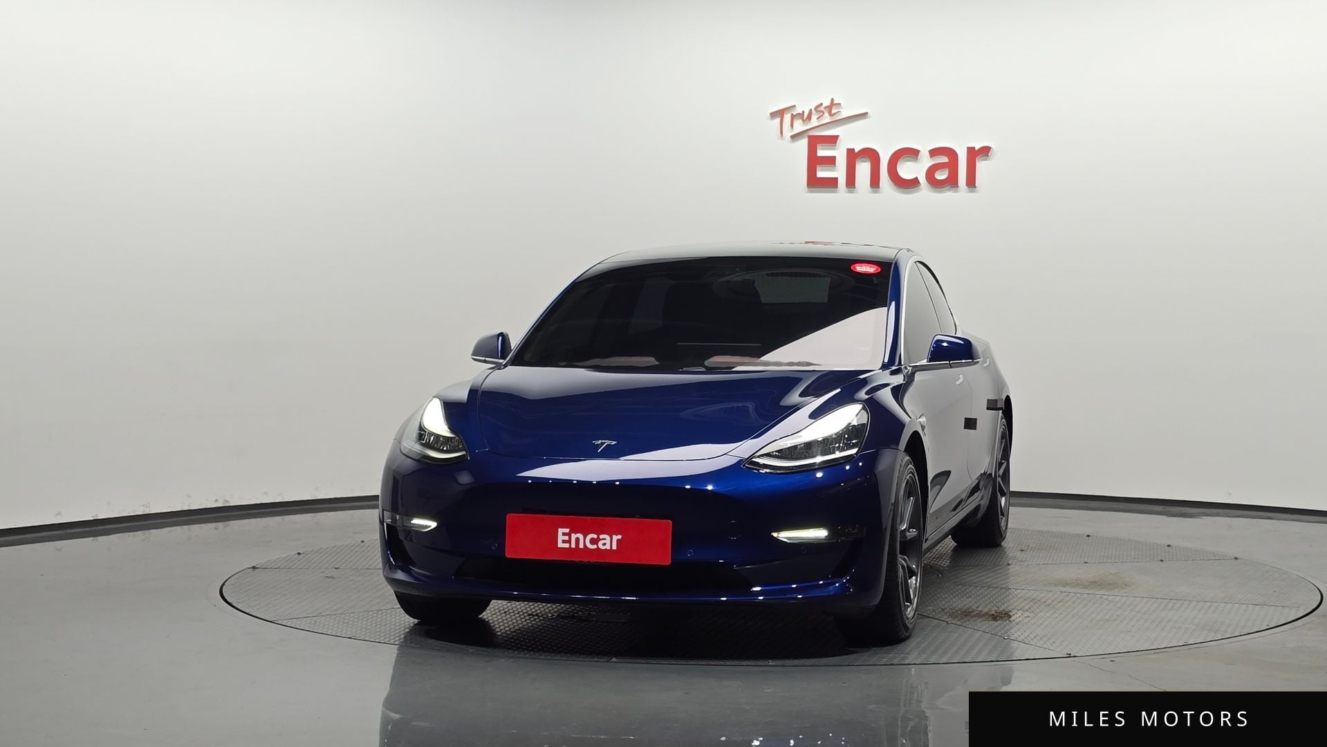 Tesla Model 3 2020 — миниатюра 3