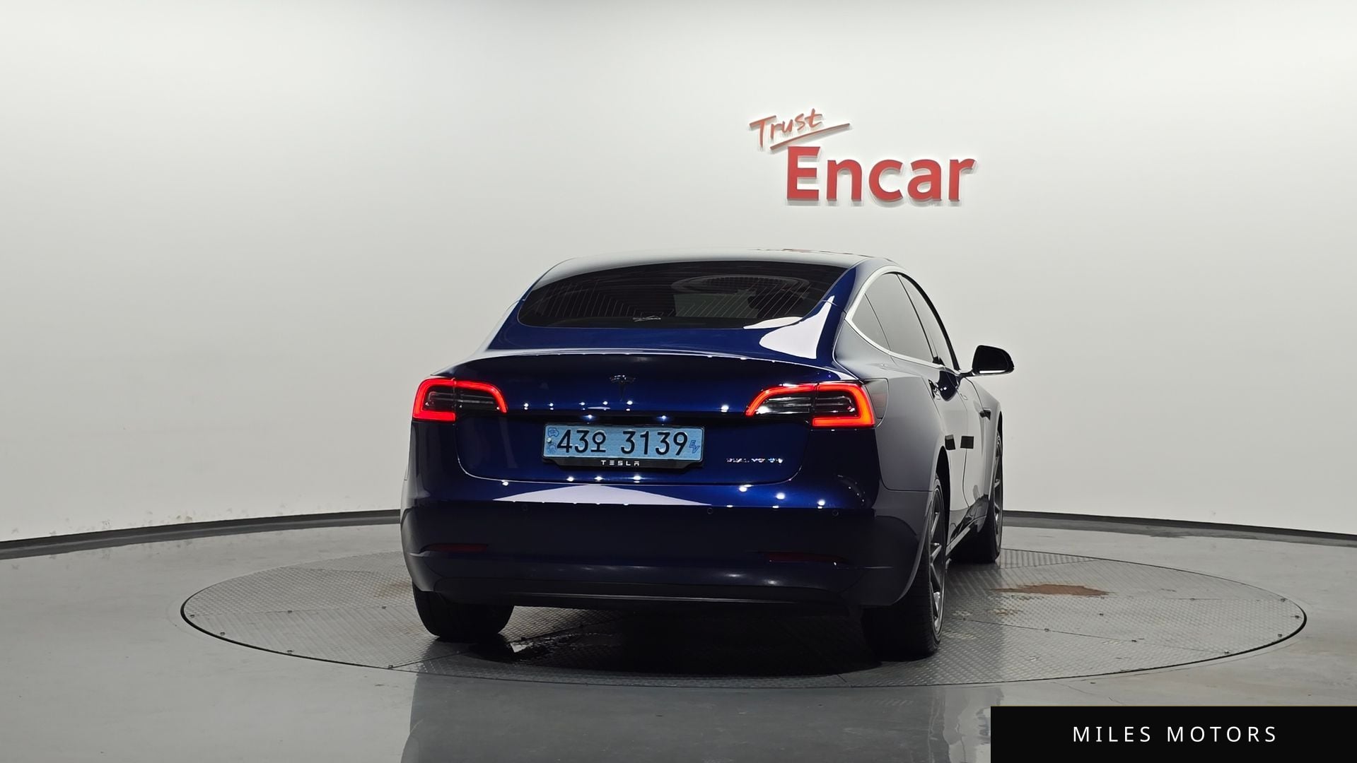 Tesla Model 3 2020 — миниатюра 4