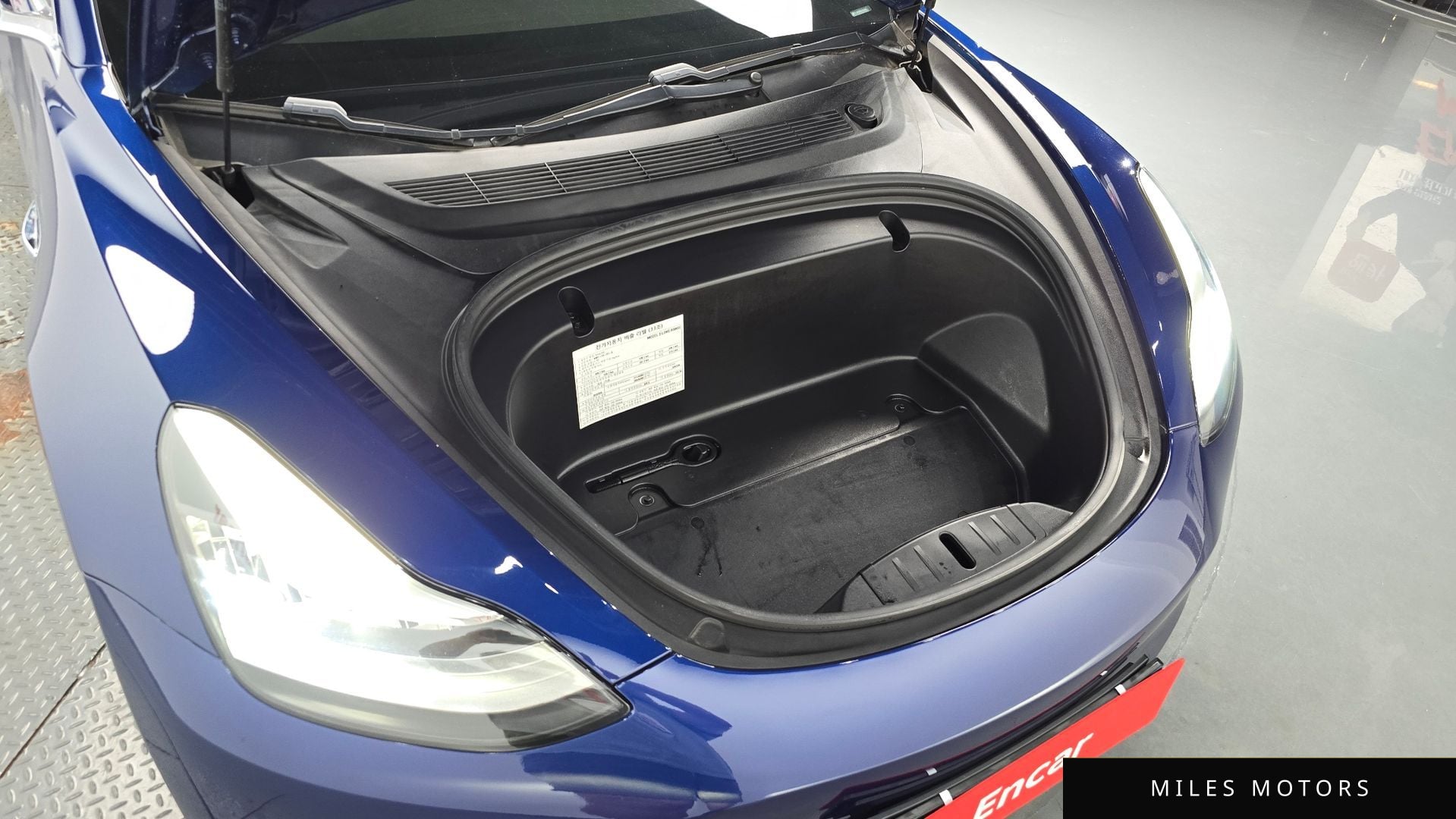 Tesla Model 3 2020 — миниатюра 6