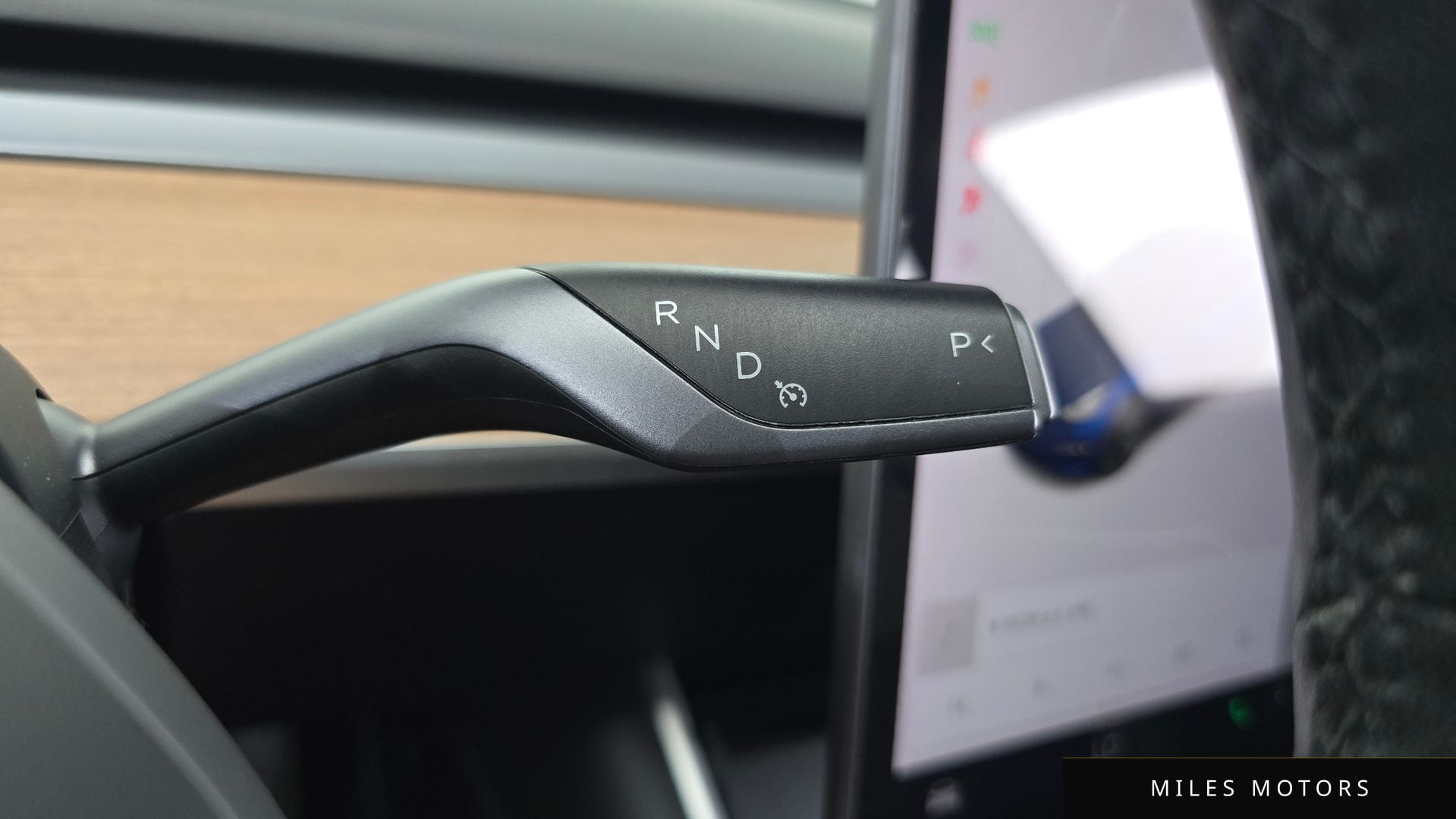 Tesla Model 3 2020 — миниатюра 12