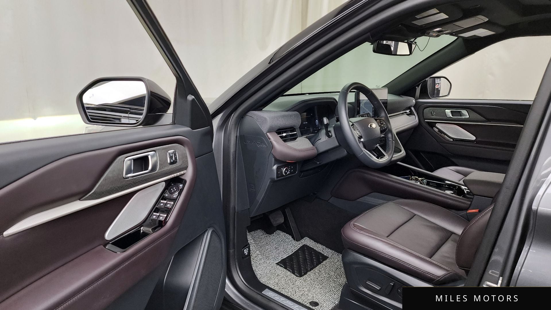 Ford Explorer 2025 — миниатюра 12