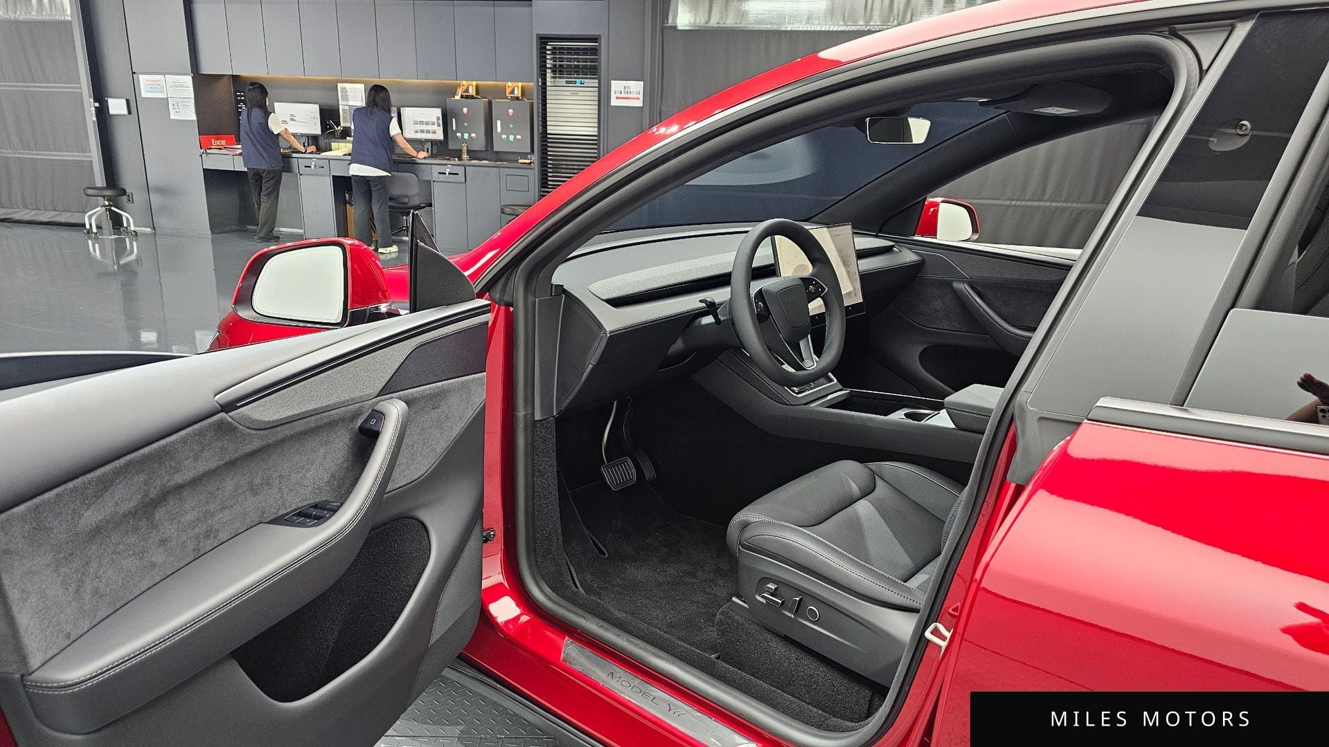 Tesla Model Y 2026 — миниатюра 12