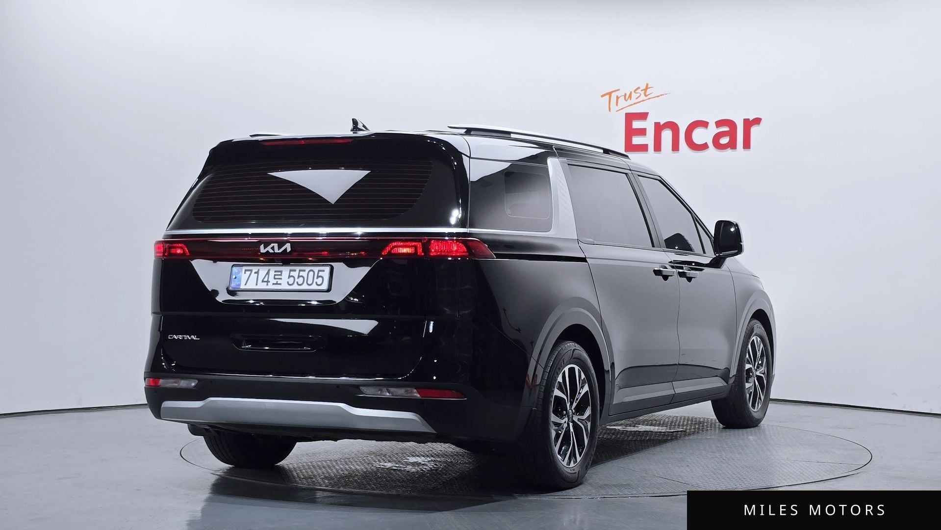 Kia Carnival 2023 — миниатюра 2
