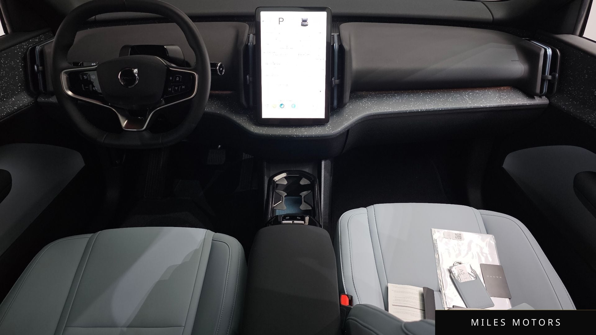 Volvo EX30 2025 — миниатюра 9