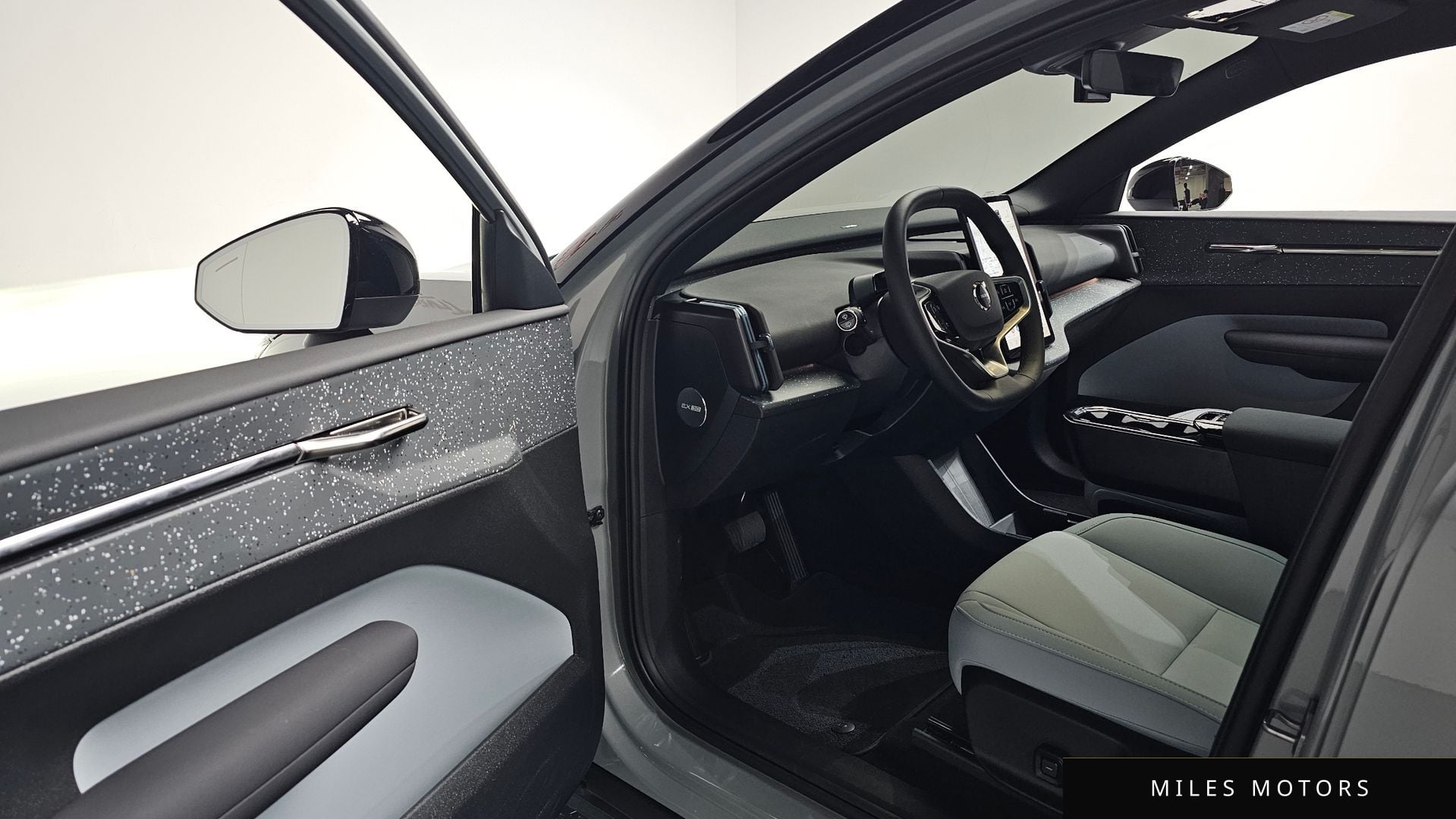 Volvo EX30 2025 — миниатюра 12