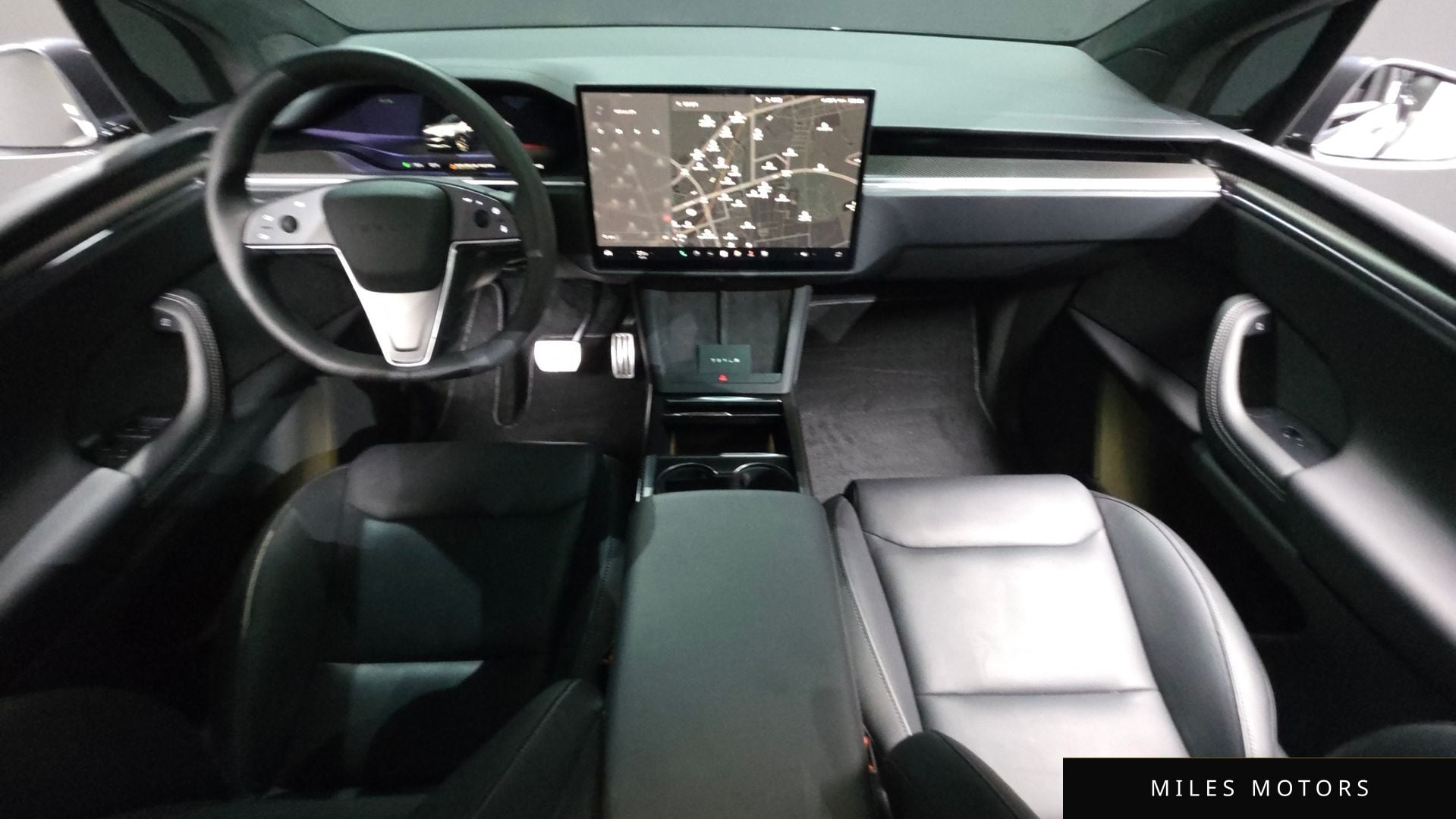 Tesla Model X 2023 — миниатюра 10