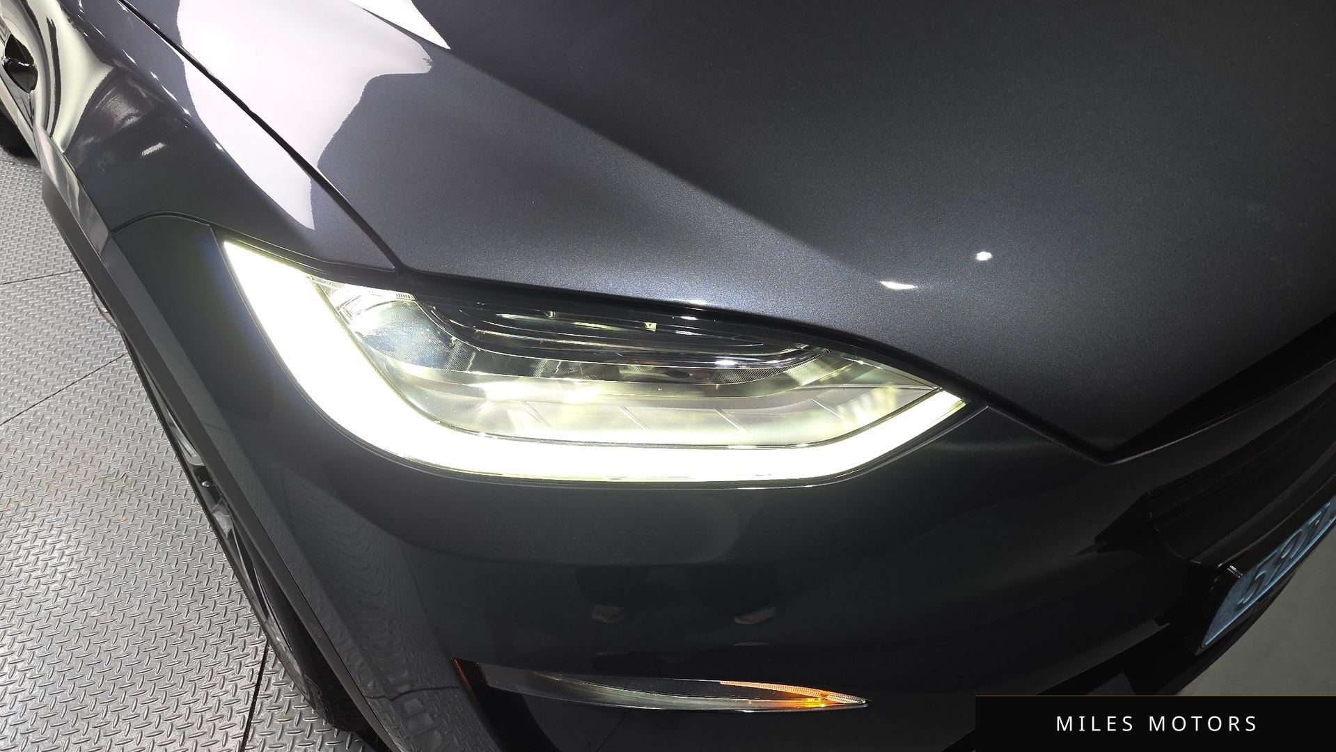 Tesla Model X 2023 — миниатюра 8