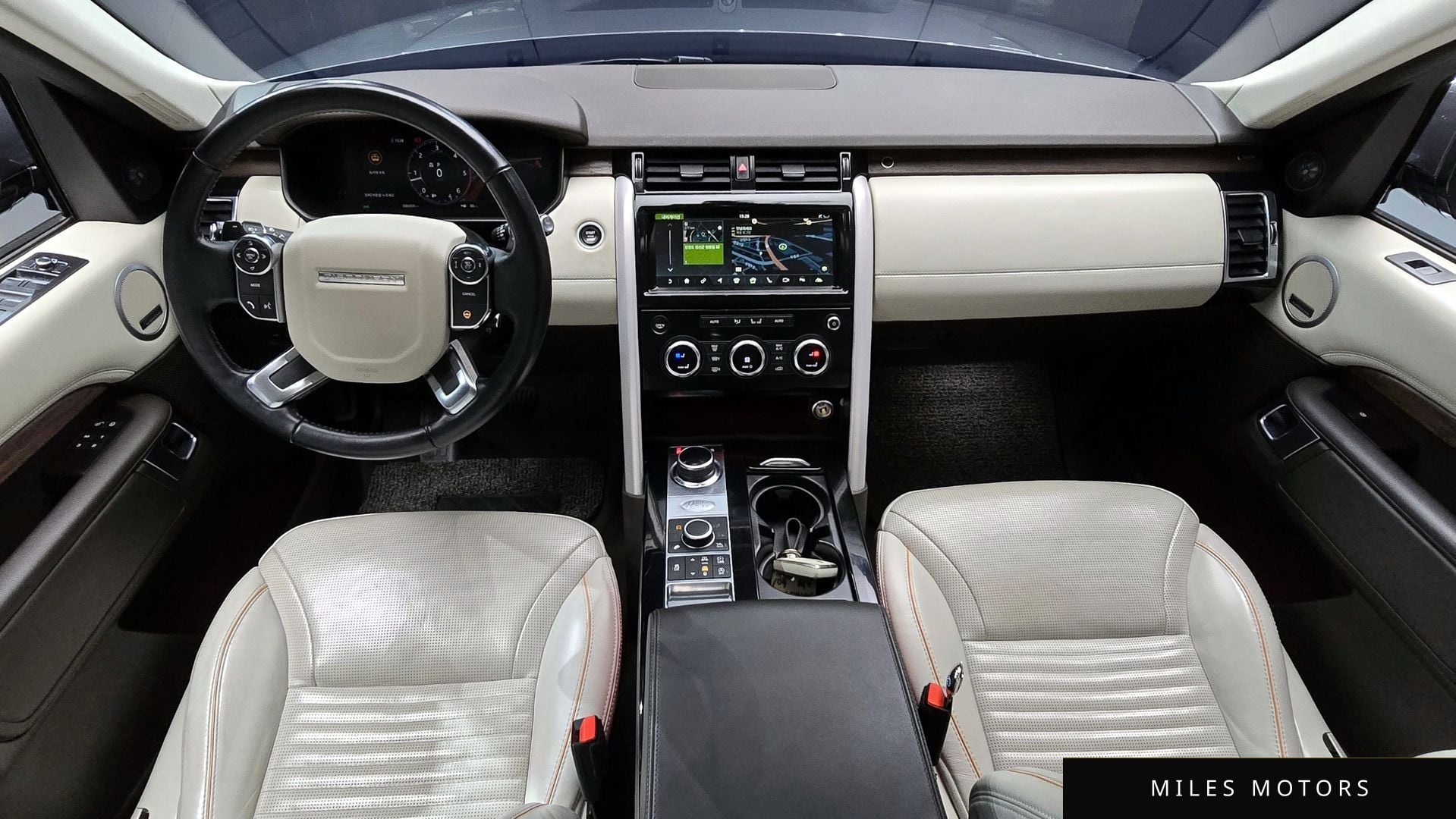 Land Rover Discovery 2018 — миниатюра 10