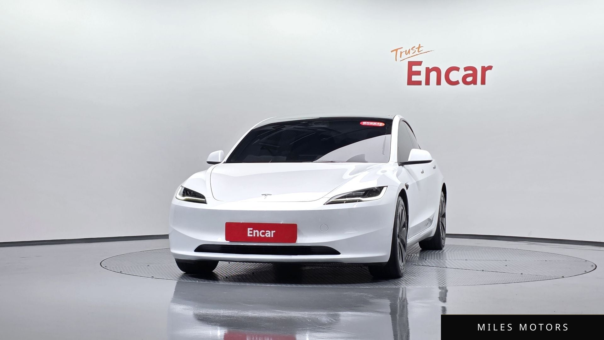 Tesla Model 3 2024 — миниатюра 2