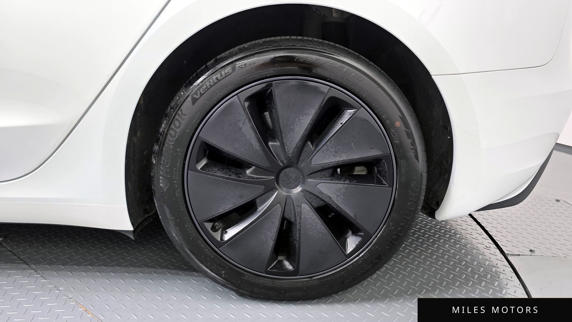 Tesla Model 3 2024 — миниатюра 6