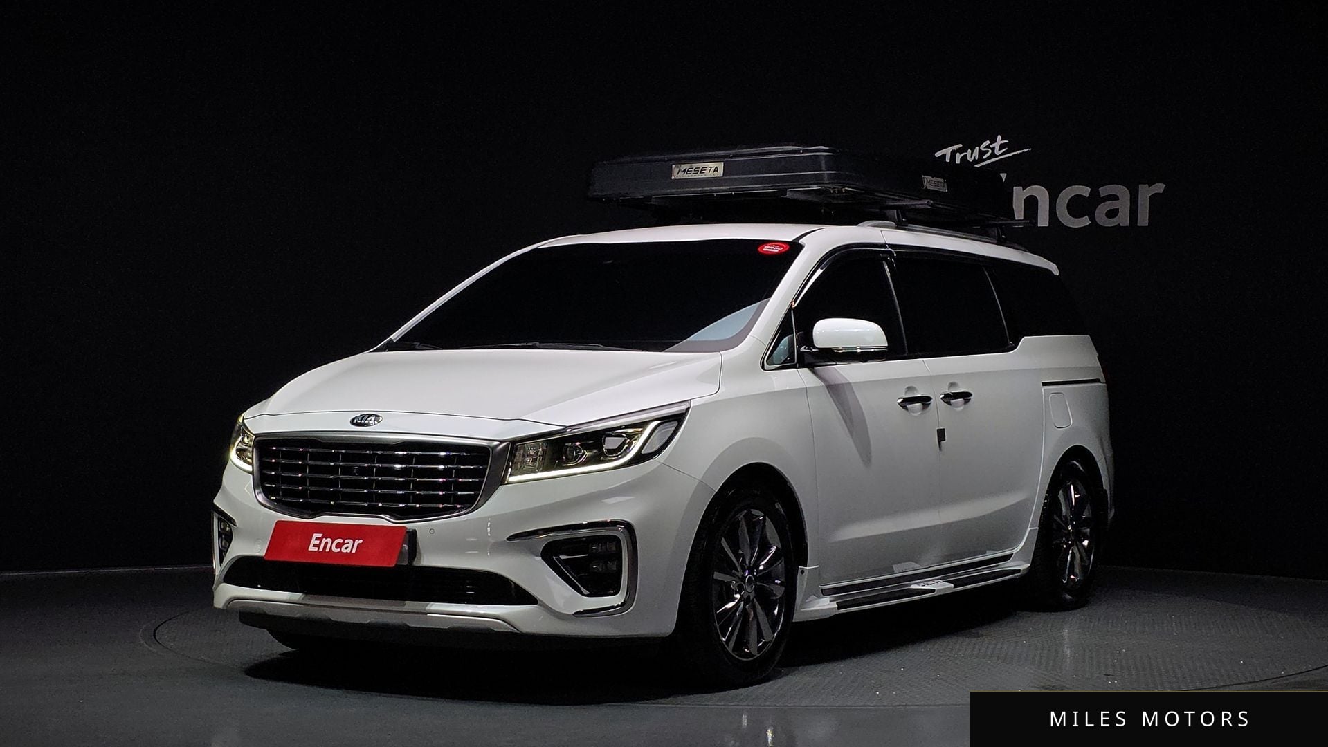 Kia Canival 2019 — фото 1 из 12
