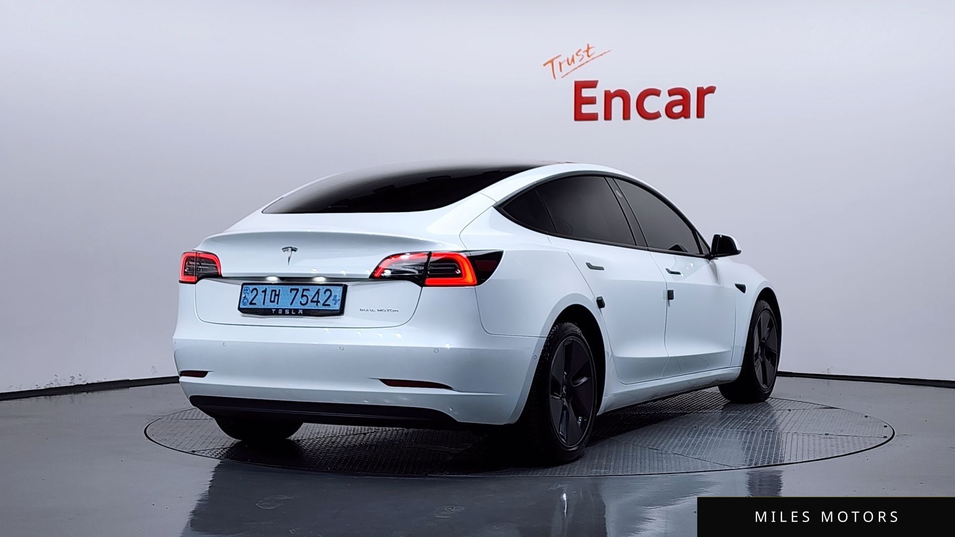Tesla Model 3 2021 — миниатюра 2