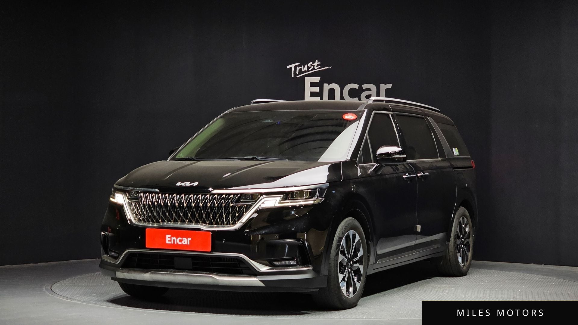 Kia Carnival 2022 — фото 1 из 12