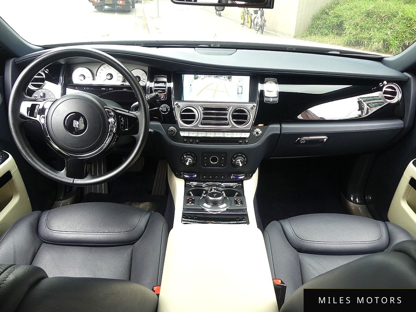 Rolls-Royce Ghost 2017 — миниатюра 7