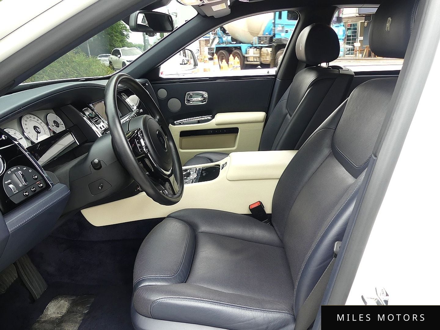 Rolls-Royce Ghost 2017 — миниатюра 10