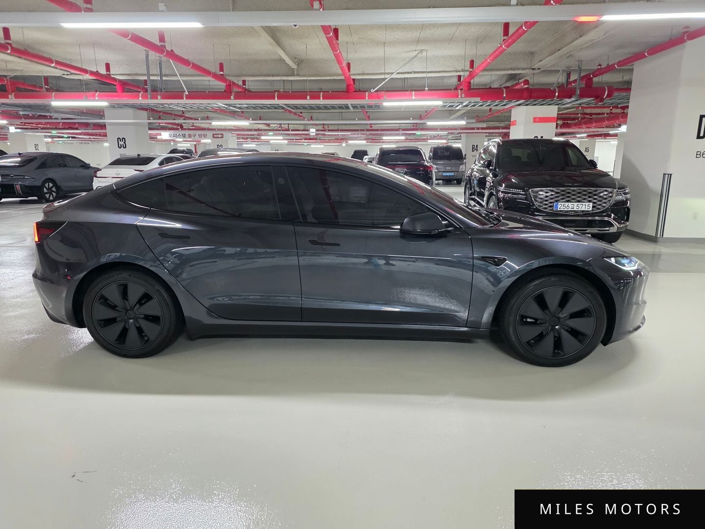 Tesla Model 3 2025 — миниатюра 9