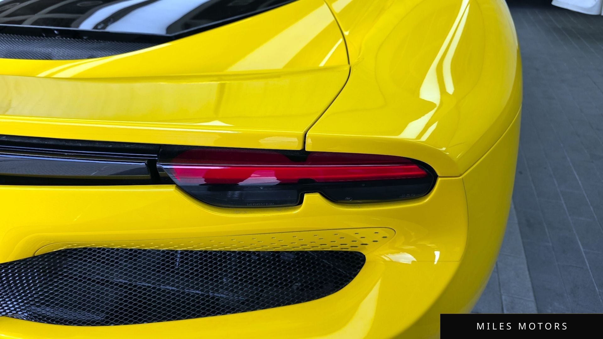 Ferrari 296 GTB 2023 — миниатюра 9