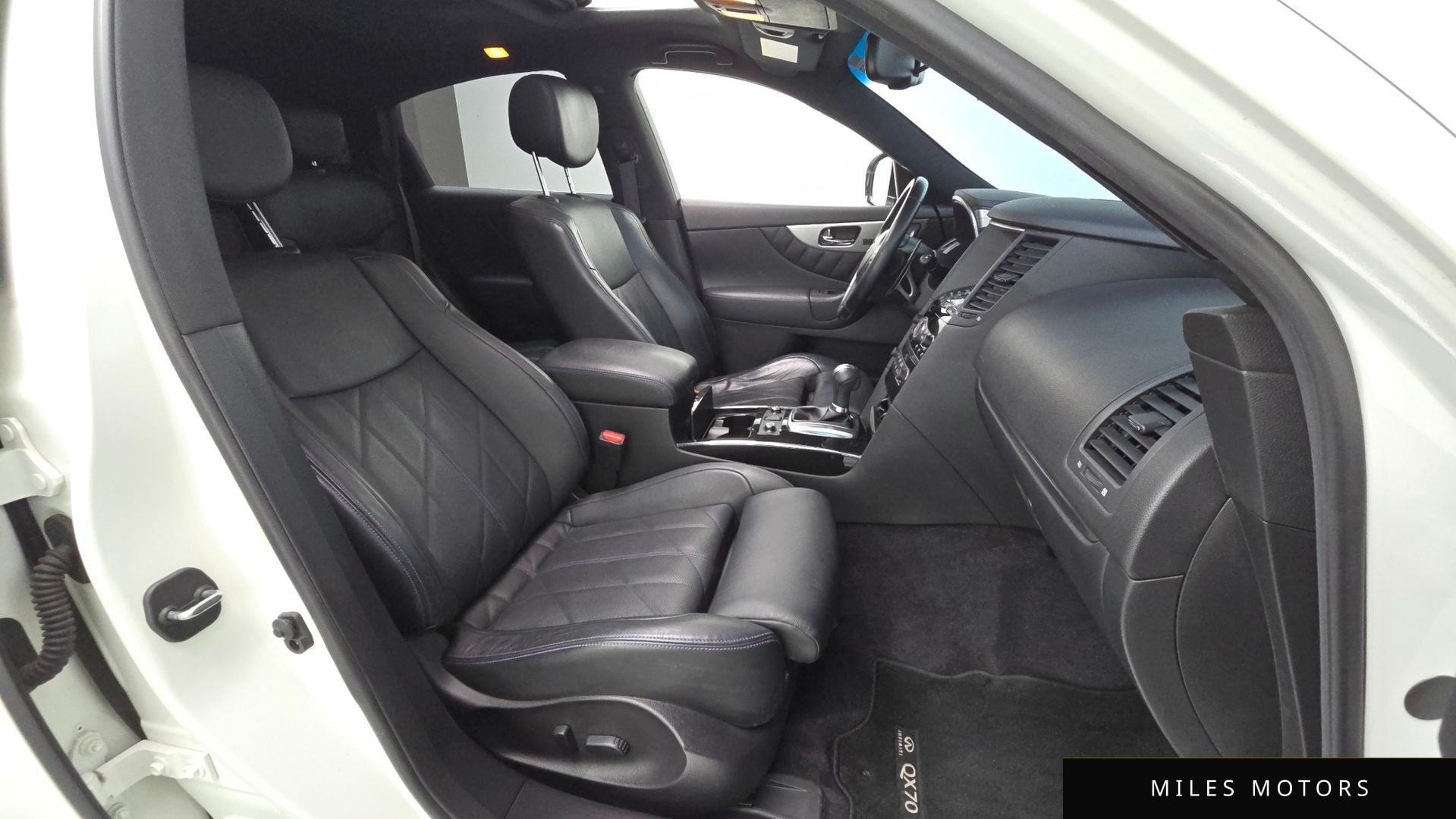 Infiniti QX70 2016 — миниатюра 11