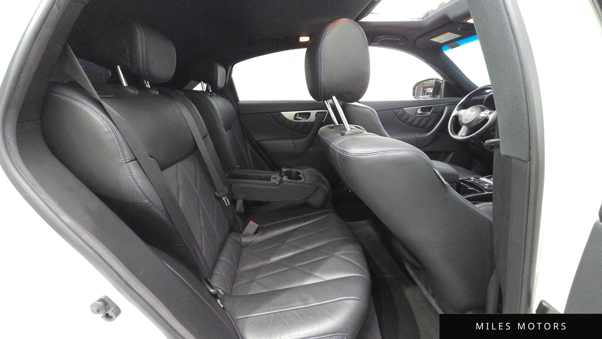 Infiniti QX70 2016 — миниатюра 12