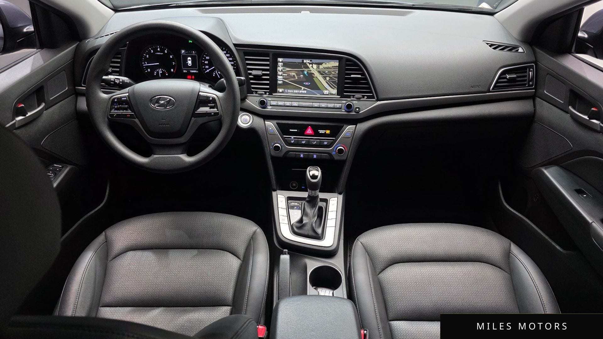 Hyundai AVANTE 2018 — миниатюра 10