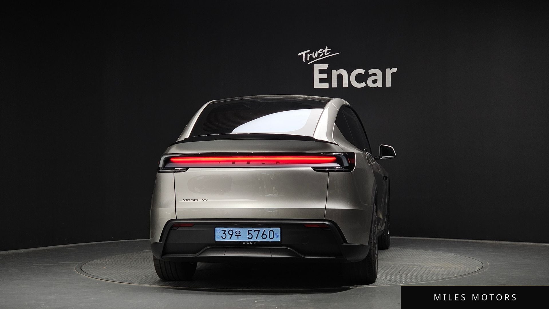 Tesla Model Y 2026 — миниатюра 4