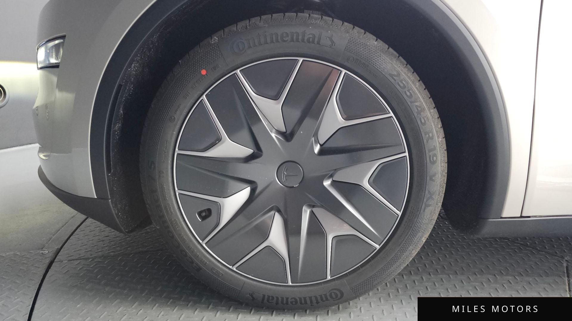 Tesla Model Y 2026 — миниатюра 5