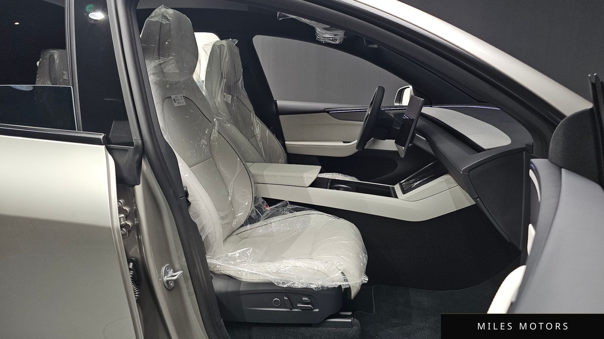 Tesla Model Y 2026 — миниатюра 10