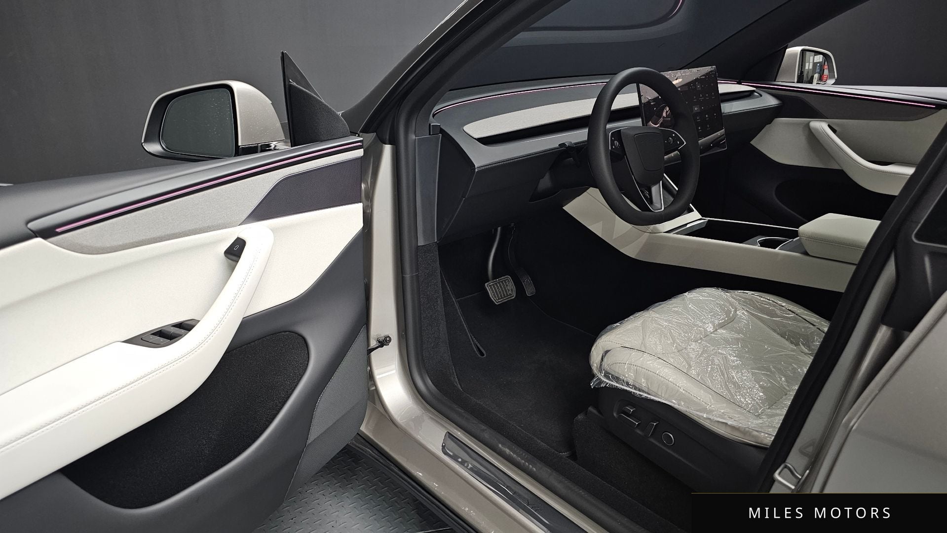 Tesla Model Y 2026 — миниатюра 11