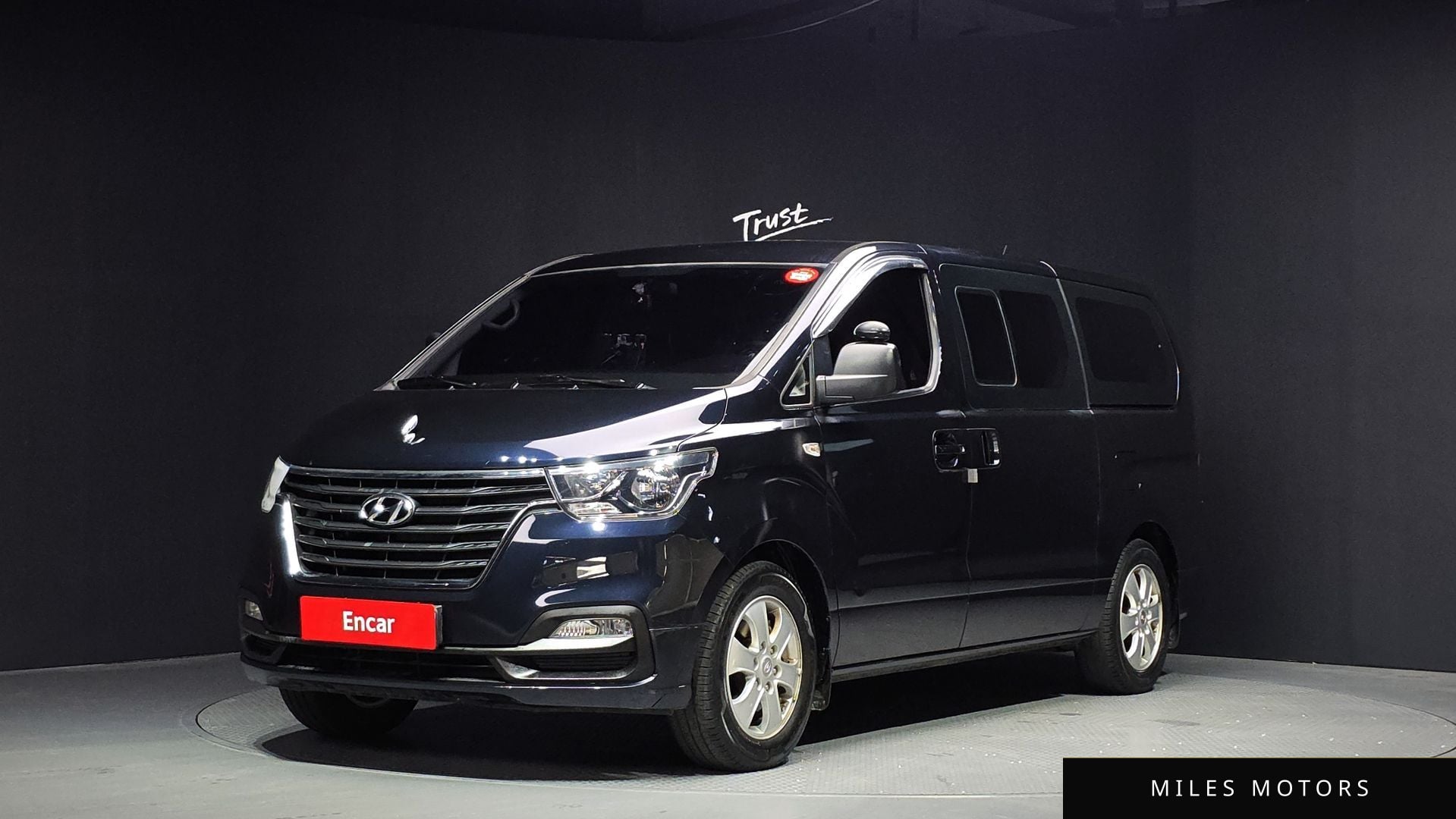 Hyundai Starex 2020 — фото 1 из 12