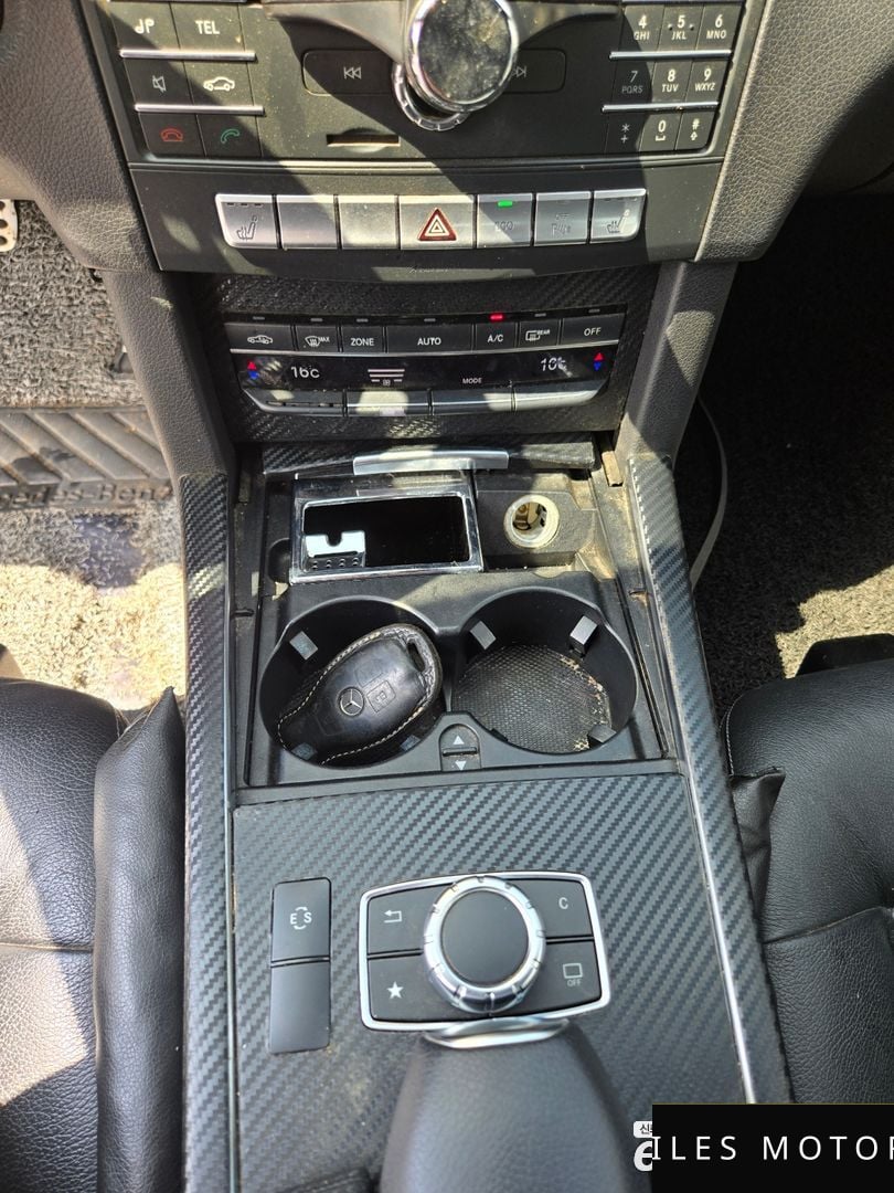 Mercedes-Benz E-Class W212 2016 — миниатюра 12