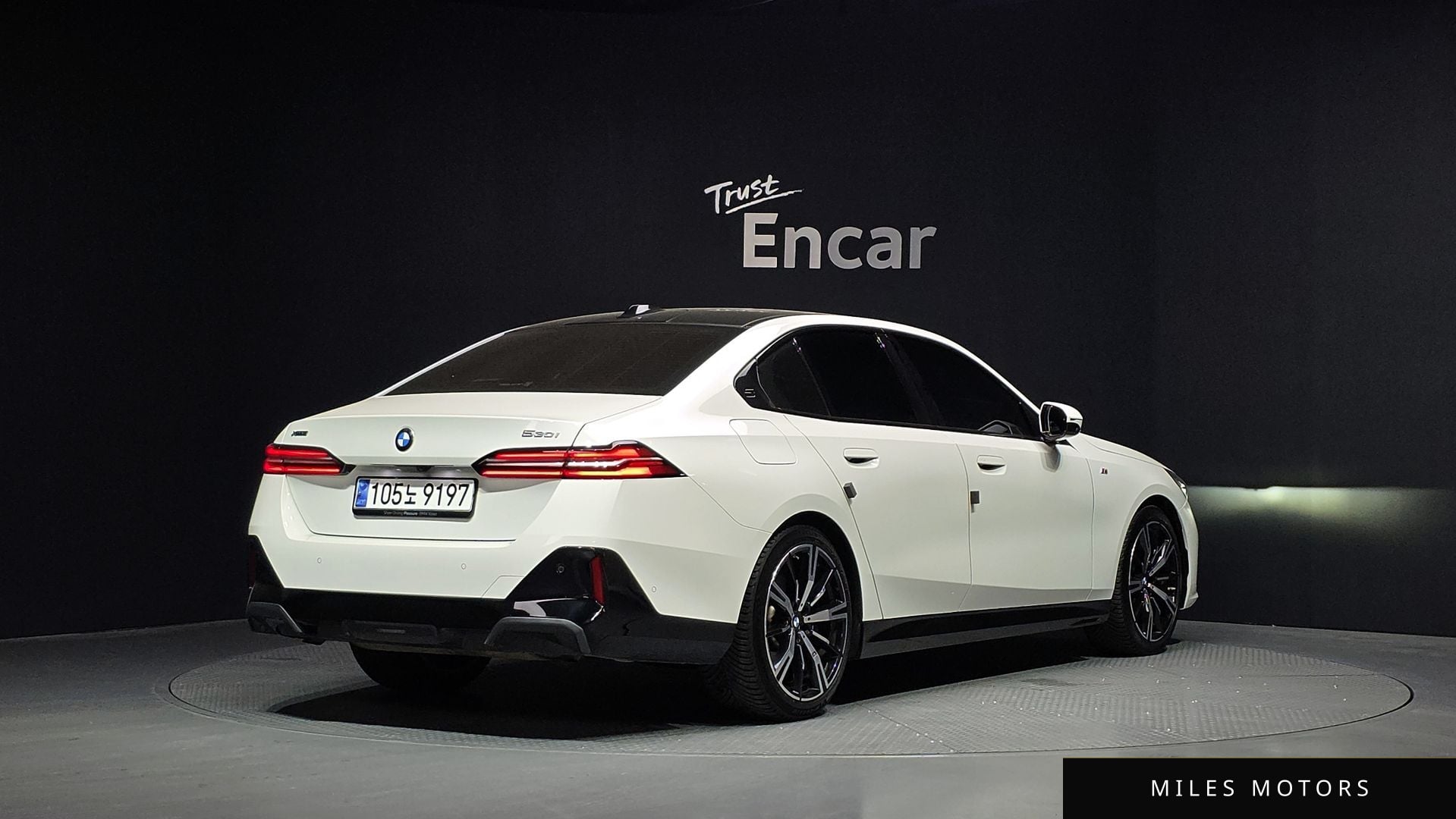 BMW 5 Series (G60) 2024 — миниатюра 2