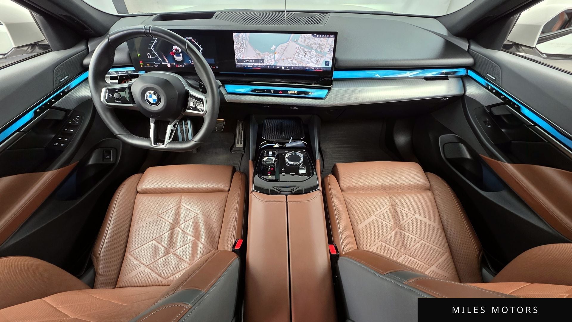 BMW 5 Series (G60) 2024 — миниатюра 10
