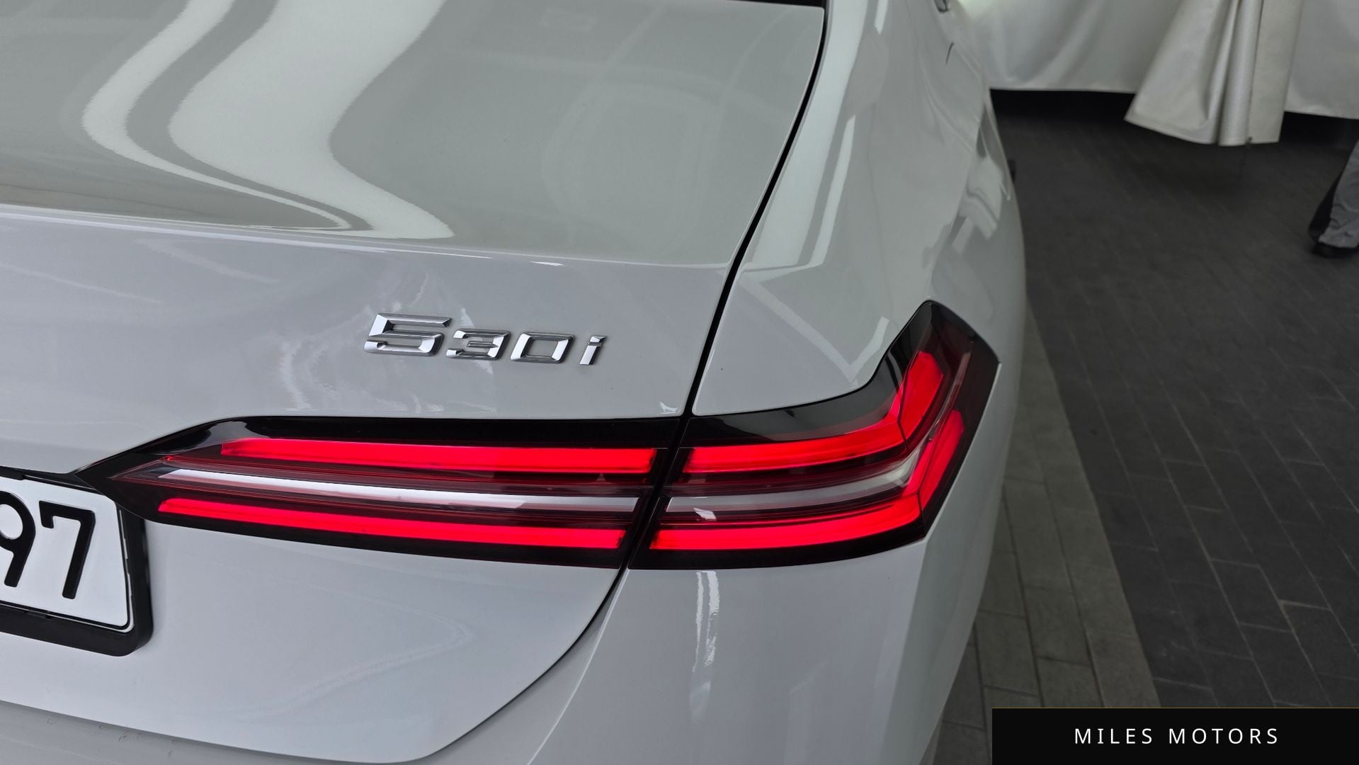 BMW 5 Series (G60) 2024 — миниатюра 9