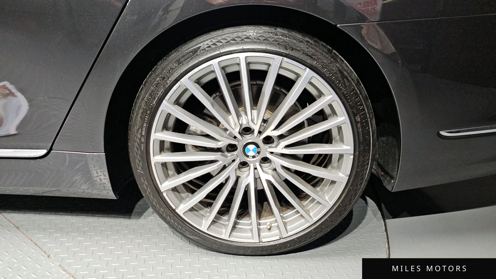 BMW 7 Series (G11) 2021 — миниатюра 7