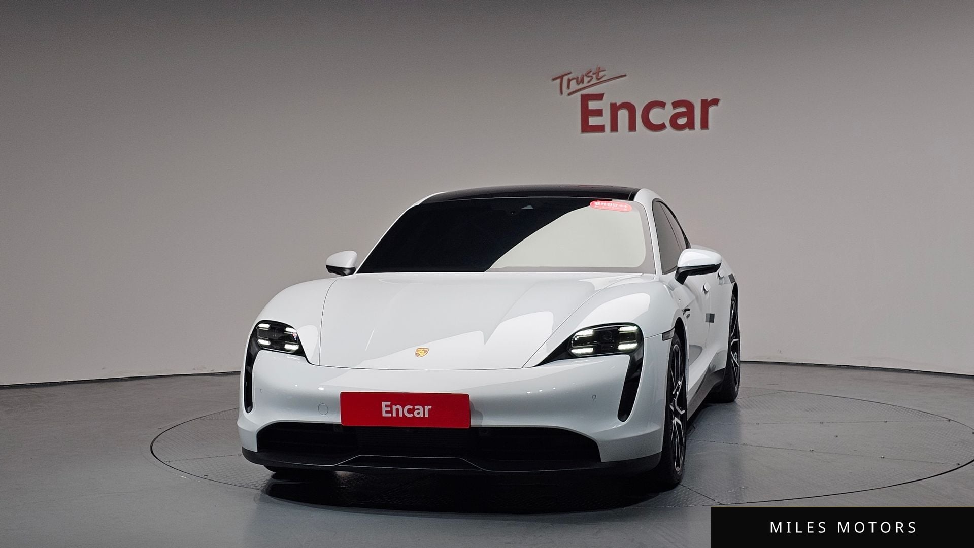 Porsche Taycan 2023 — миниатюра 2