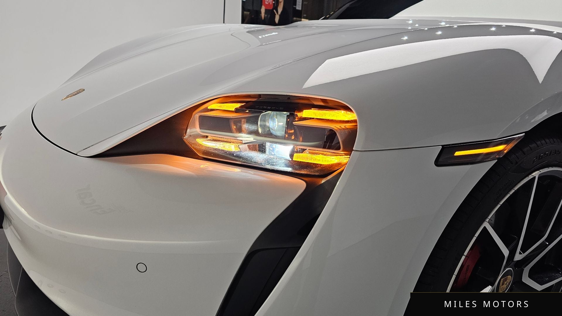 Porsche Taycan 2023 — миниатюра 7