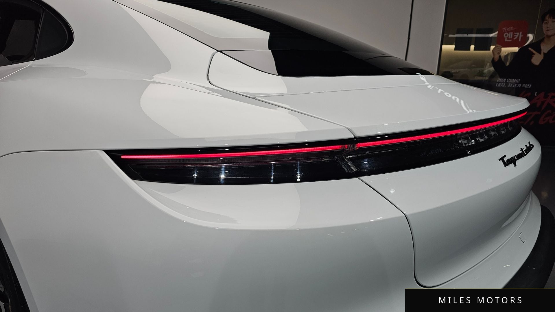 Porsche Taycan 2023 — миниатюра 8