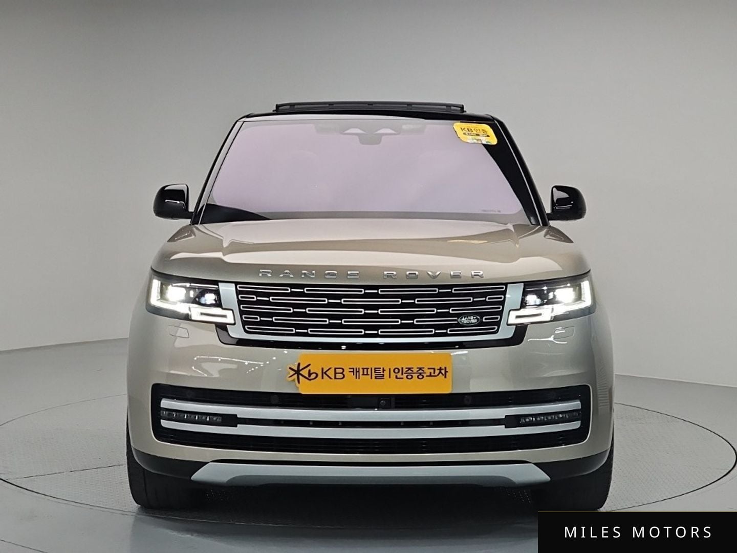 Land Rover Range Rover 2023 — фото 1 из 12