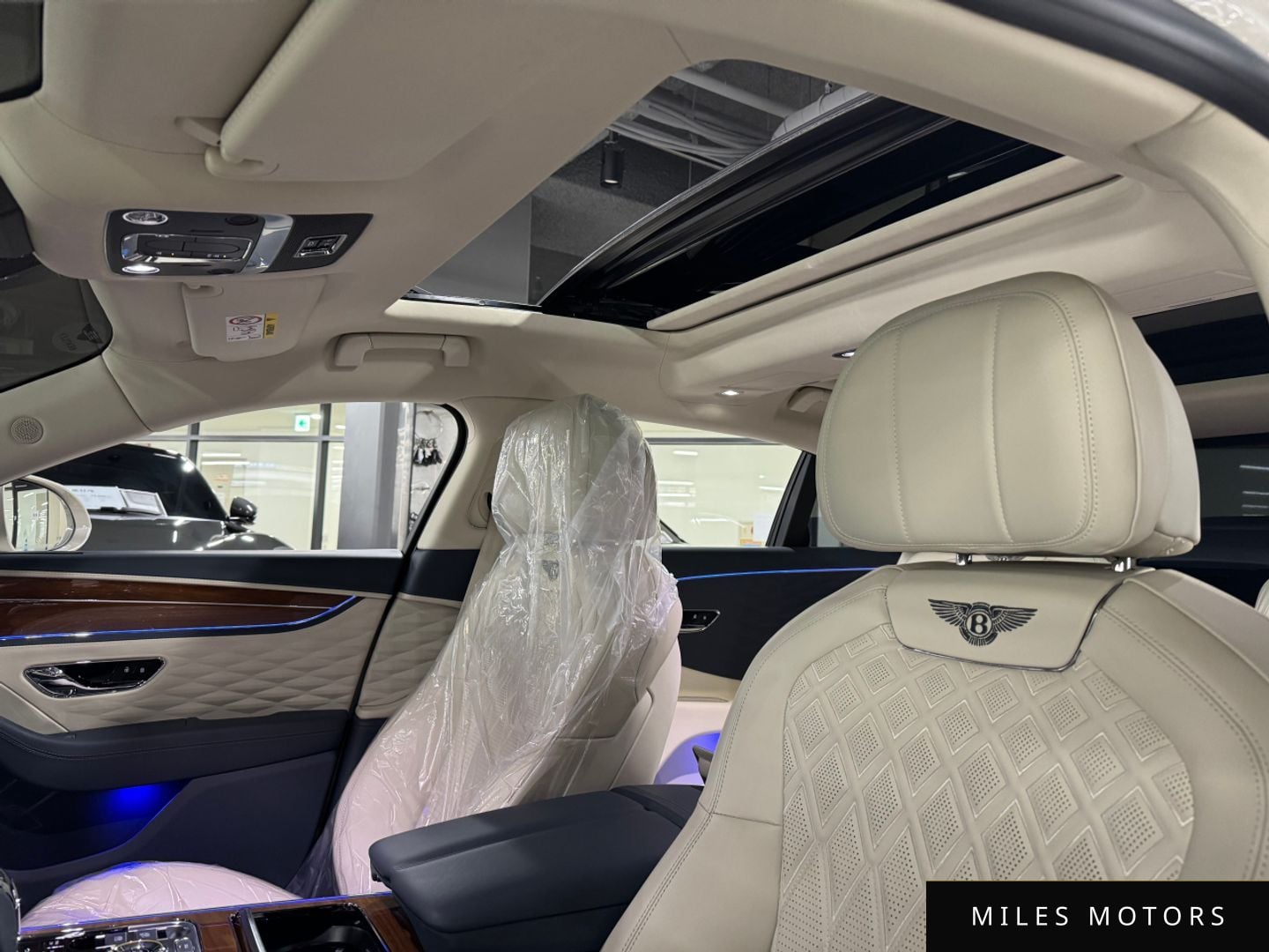 Bentley Flying Spur 2021 — миниатюра 10