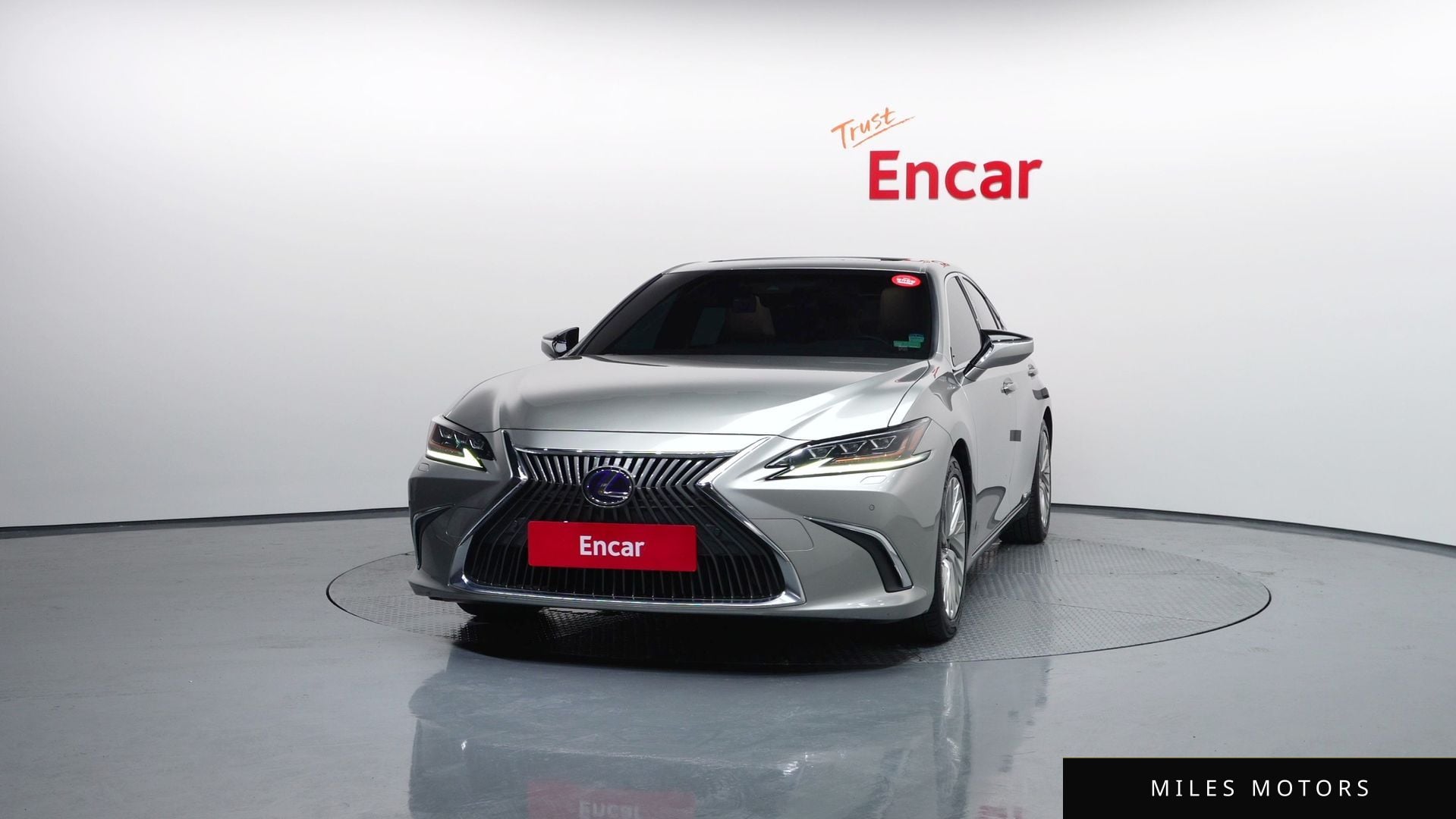Лексус ES300h 2019 — миниатюра 3