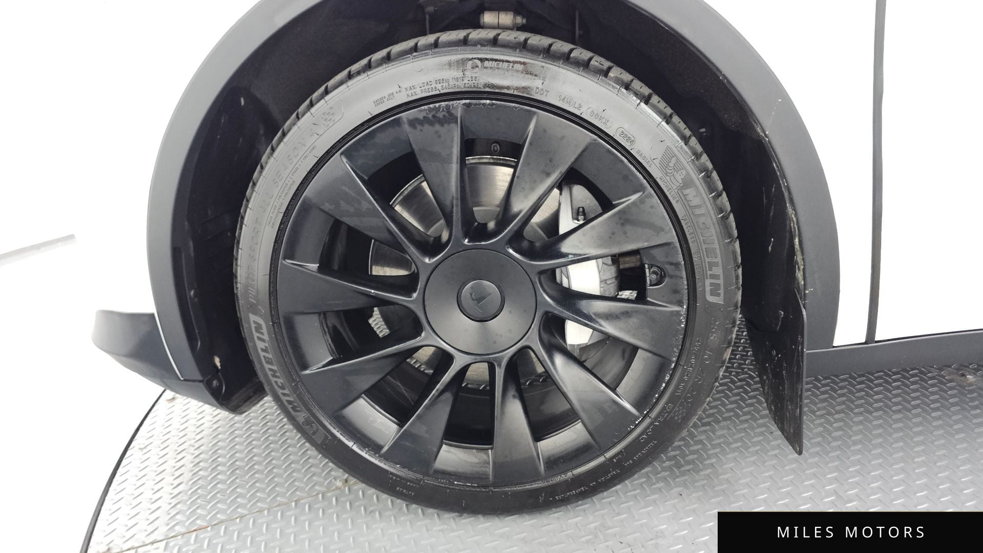 Tesla Model Y 2022 — миниатюра 5