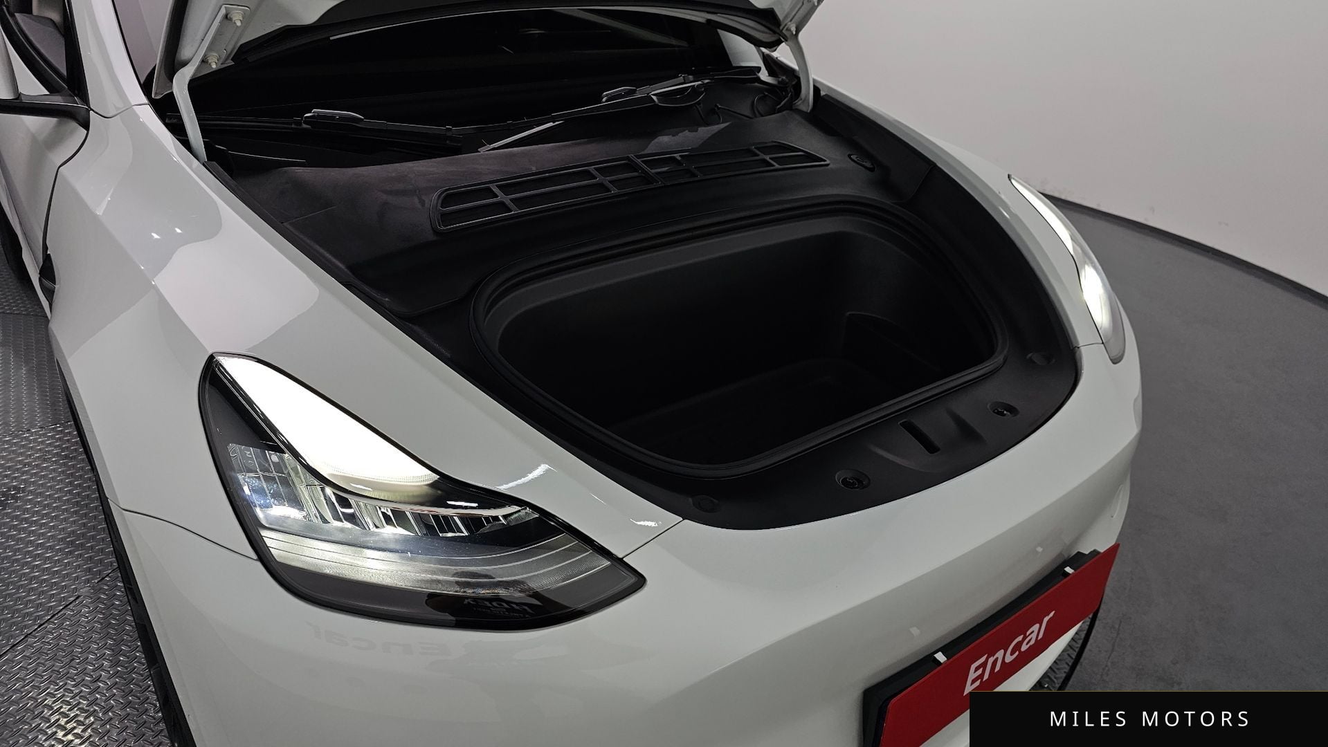 Tesla Model Y 2022 — миниатюра 6