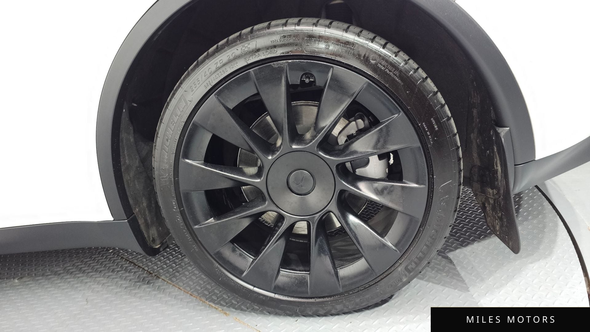 Tesla Model Y 2022 — миниатюра 7