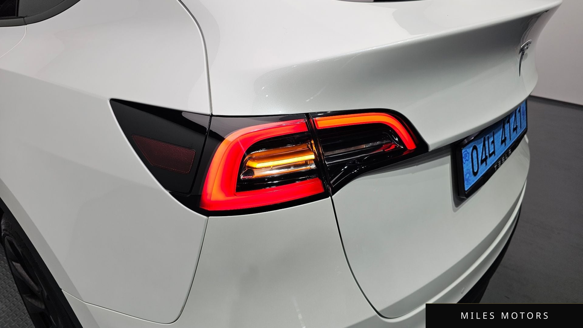 Tesla Model Y 2022 — миниатюра 9