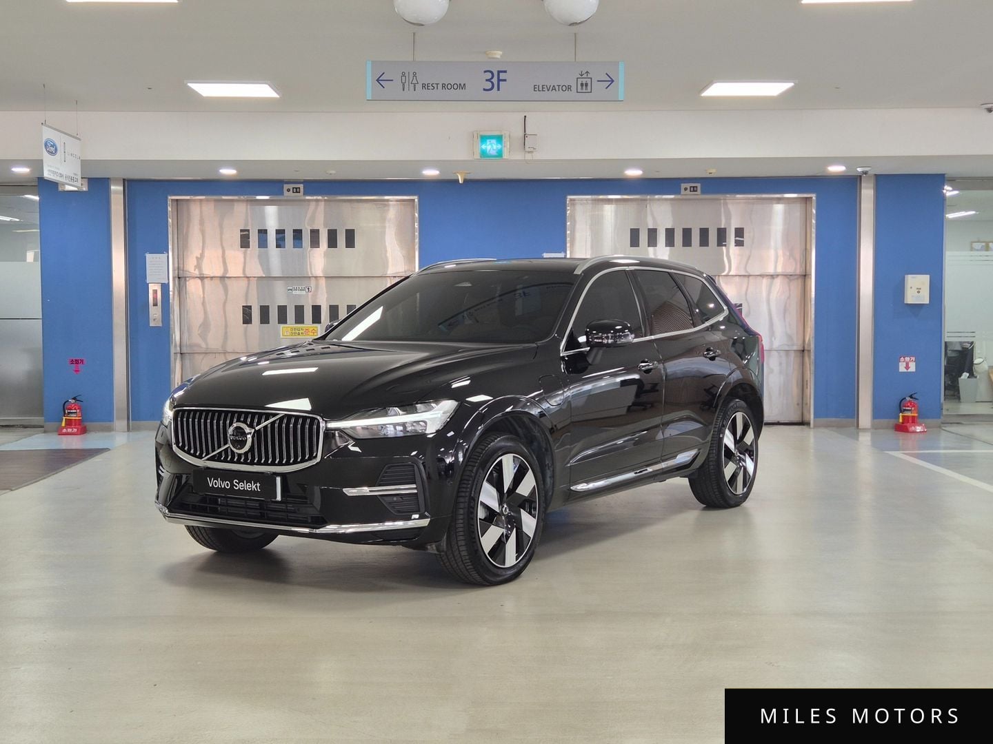 Volvo XC60 2025 — фото 1 из 12