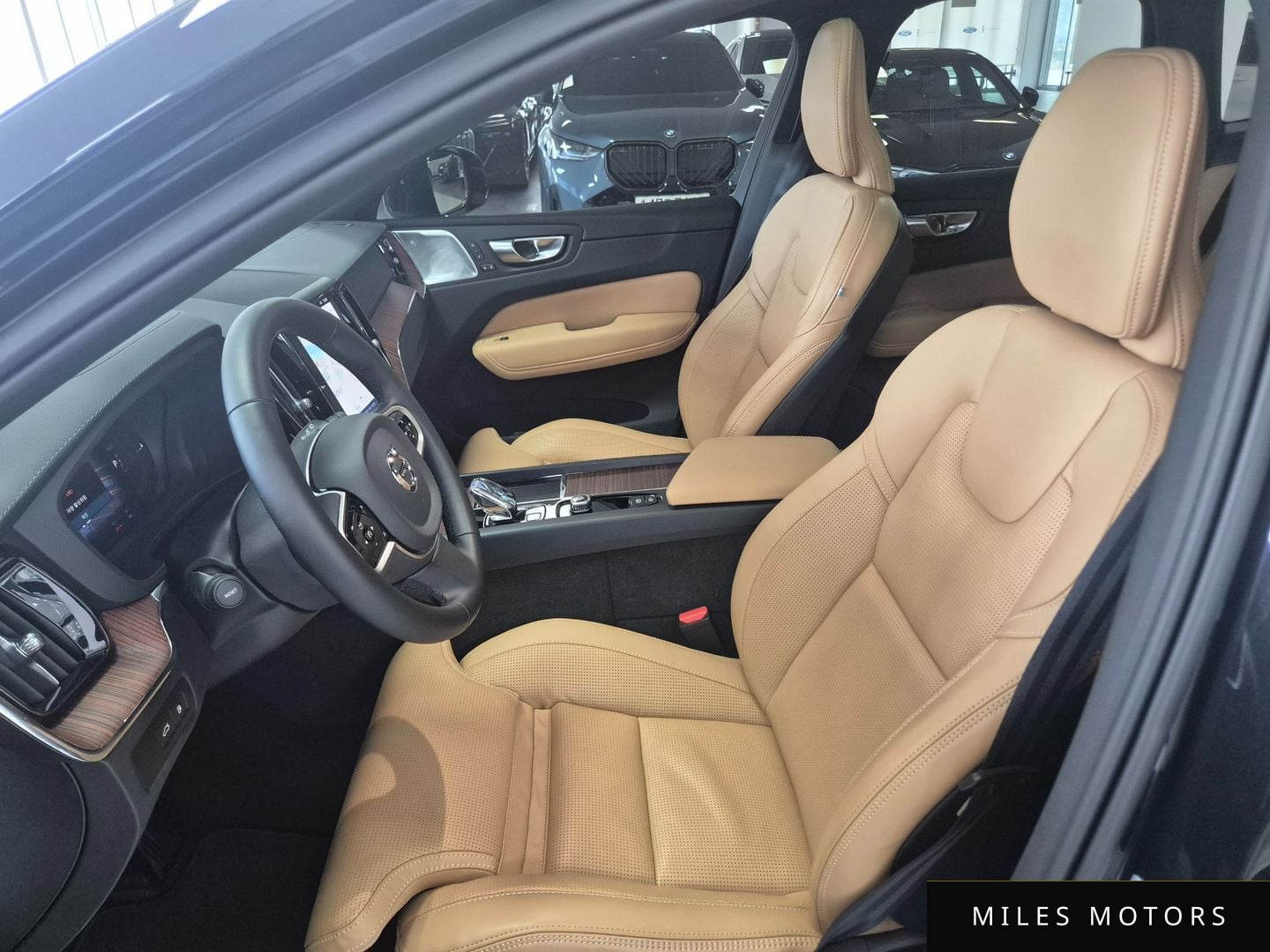 Volvo XC60 2025 — миниатюра 10